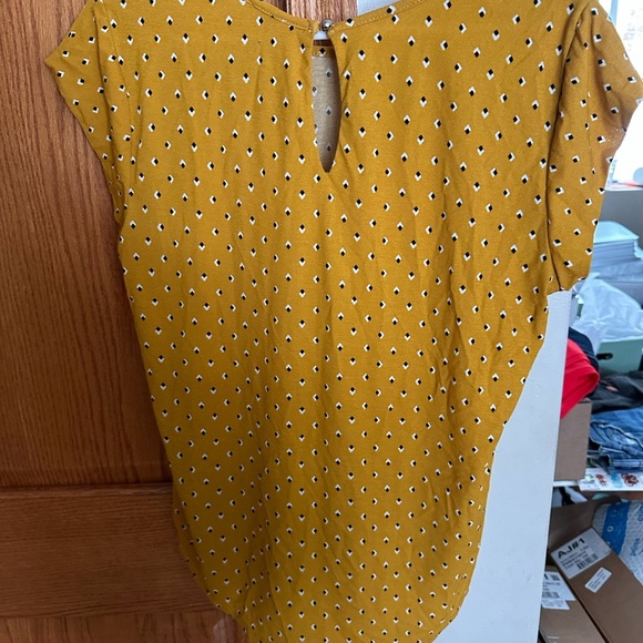 Lily White Yellow Polka Dot Short Sleeve Tee - Picture 2 of 3